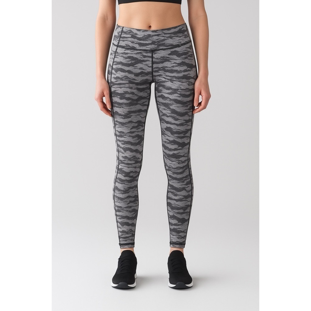 Lululemon Gray Camo Full-Length Leggings Size 6 Black Panel Athletic Yoga
